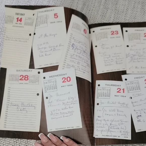 John Wayne Collector's Edition Magazine - Picture 3 of 7